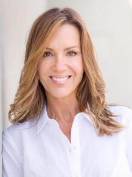 Janet Piotrowski, Real Est